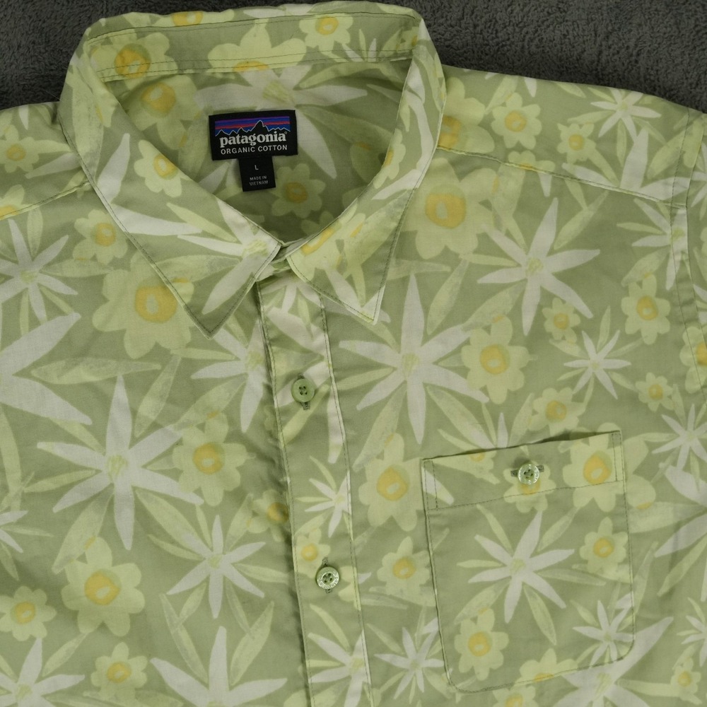 Patagonia Go-To Shirt Mens L Green Floral Lightweight Button Up Hawaiian SS